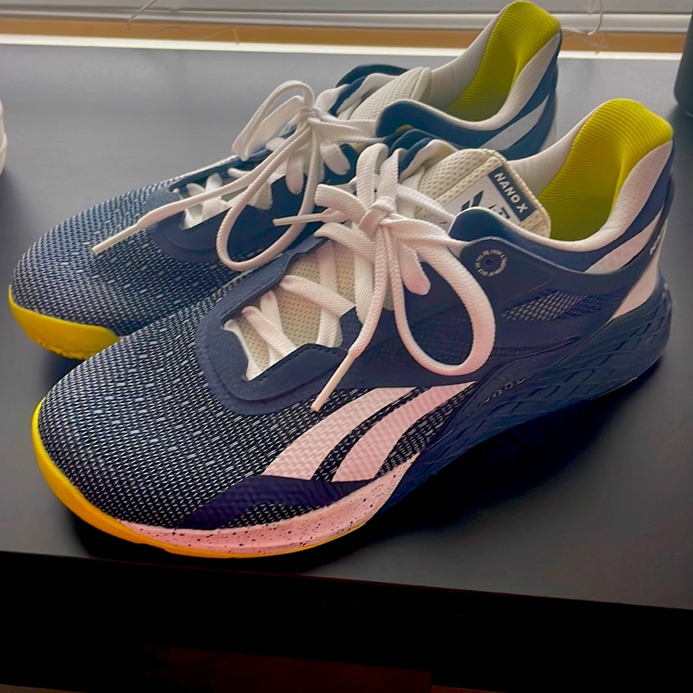 Reebok Blue Athletic Shoes with Breathable Mesh and Streamlined Design